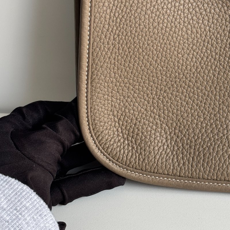 閒置新🤎 全配有購證🙌🏻 Hermès 愛馬仕 Evelyne 23 大象灰銀釦-13