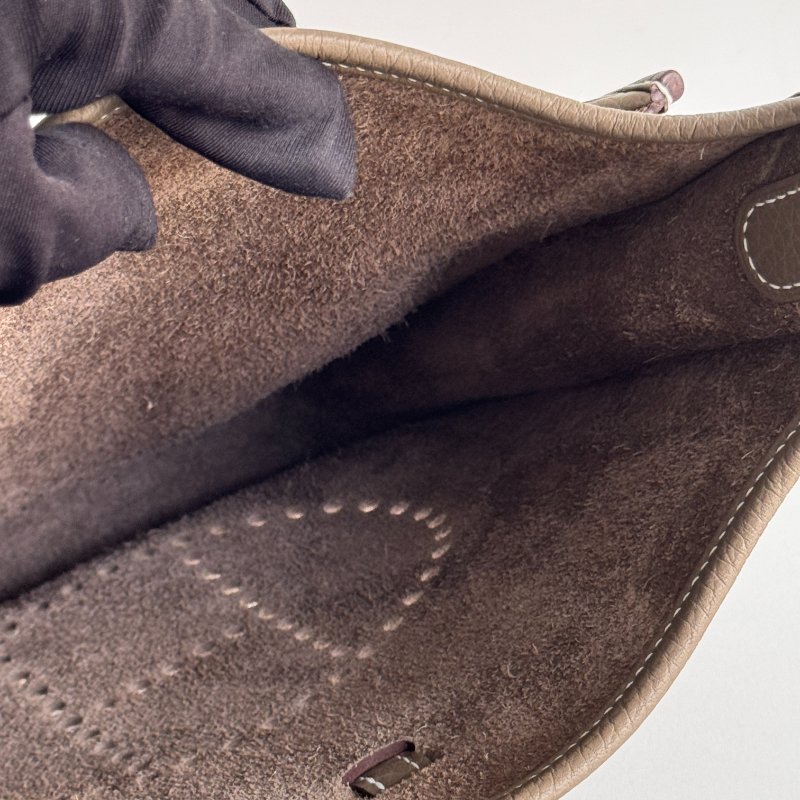 閒置新🤎 全配有購證🙌🏻 Hermès 愛馬仕 Evelyne 23 大象灰銀釦-14