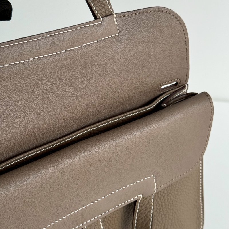 98新🫰🏻 全配有購證🙌🏻 Hermès 愛馬仕 Halzan 25 大象灰金釦-13
