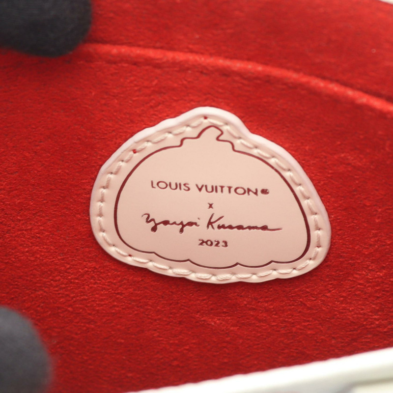 路易威登 Yayoi Kusama Petite Sac Plat 斜背包 M81986 Epi 圓點 LV-3