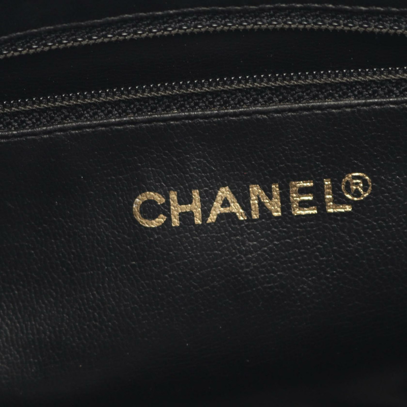 香奈兒三重 COCO 標誌鏈條單背包，羊皮材質，黑色，金色五金，二手女款-3