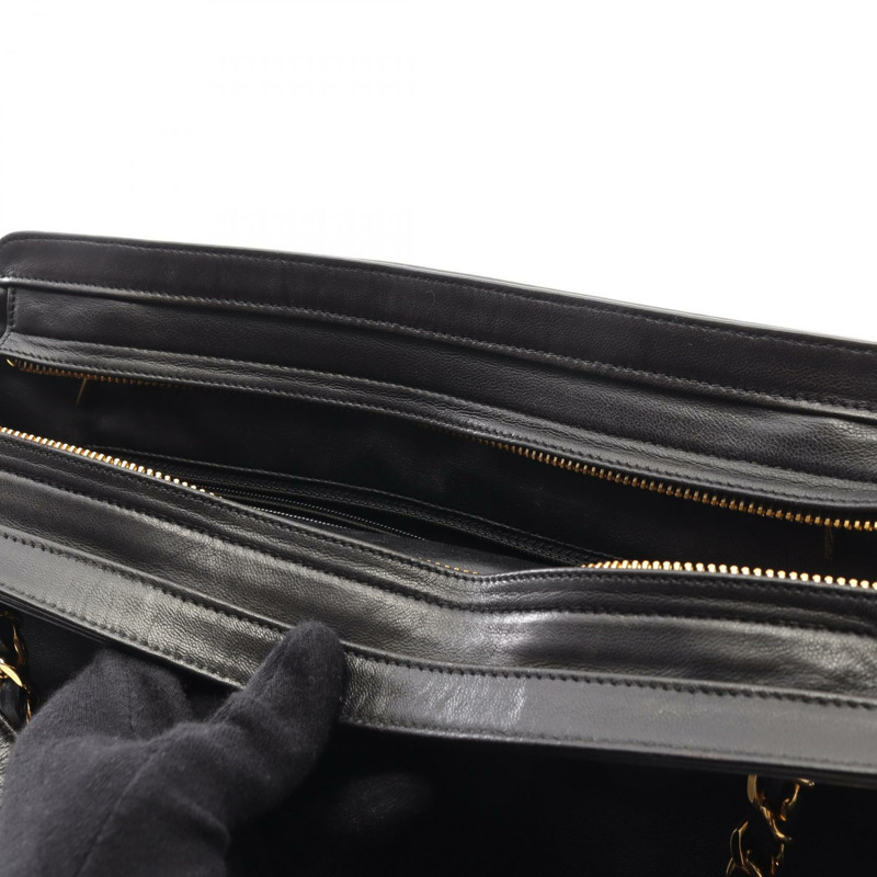 香奈兒三重 COCO 標誌鏈條單背包，羊皮材質，黑色，金色五金，二手女款-10