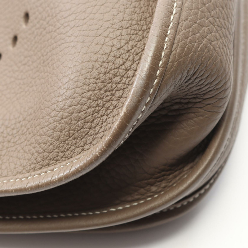 HERMES Evelyne 3 Trois GM 肩斜背包 P Taurillon Clemence Etoupe SHW-5