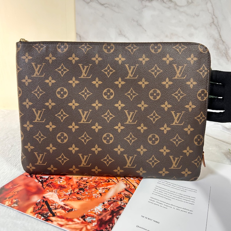 LV Etui Voyage 大號 晶片款 手拿包-5