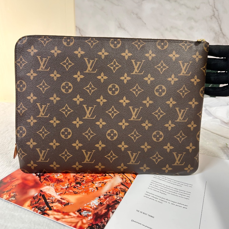 LV Etui Voyage 大號 晶片款 手拿包-6