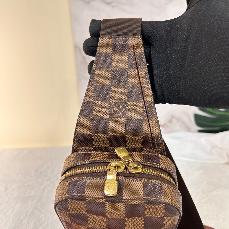 LV 棋盤格 Geronimos 胸包 2024年-2