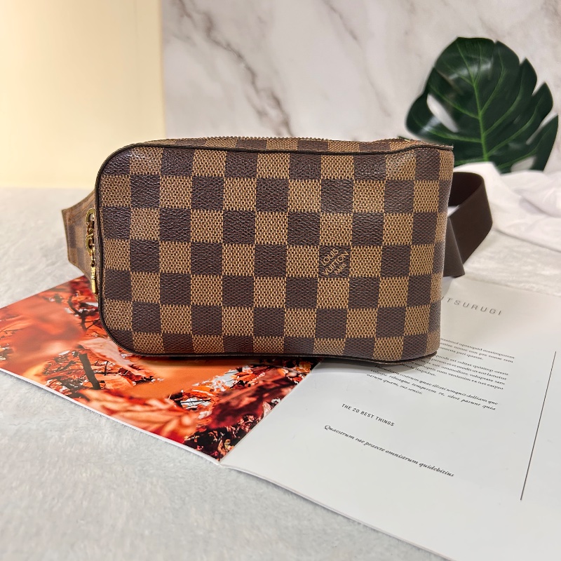 LV 棋盤格 Geronimos 胸包 2024年-5