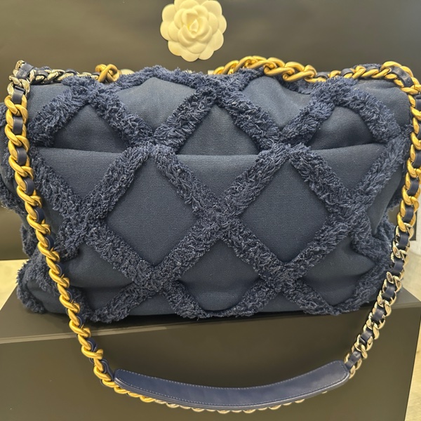 Chanel 19海軍藍流蘇菱格紋緄邊36cm 肩背手提包-11