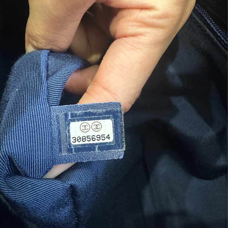 Chanel 19海軍藍流蘇菱格紋緄邊36cm 肩背手提包-17