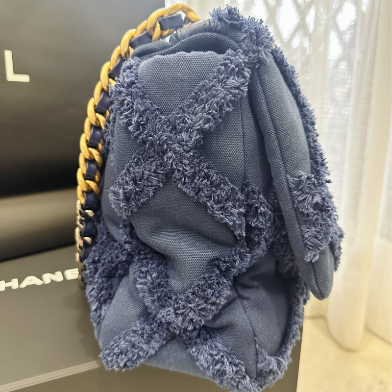 Chanel 19海軍藍流蘇菱格紋緄邊36cm 肩背手提包-20