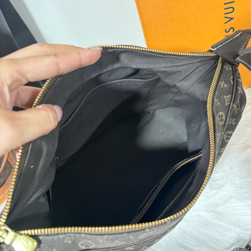 lv 單寧牛角包-15