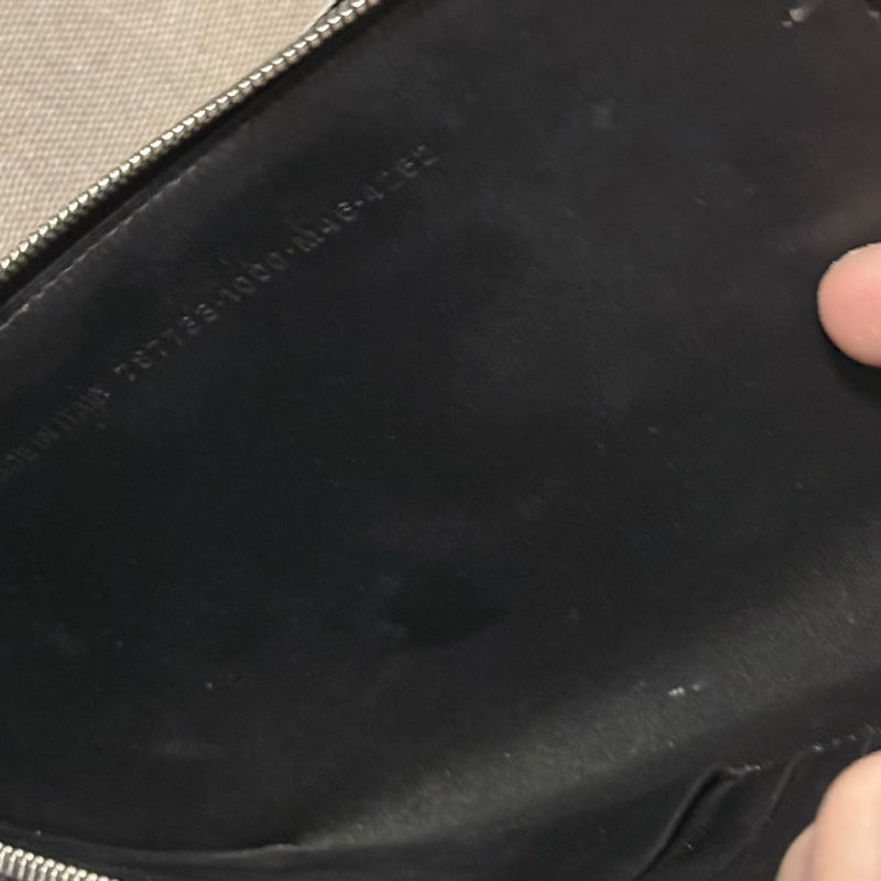 Balenciaga 護照手機包-3