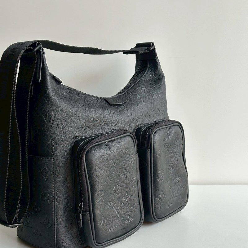 閒置新🖤 全配有購證🙌🏻 Louis Vuitton 路易威登 Hobo Cargo 黑壓紋老花-1