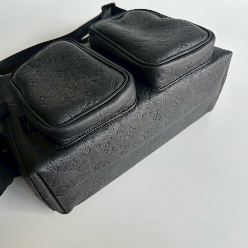 閒置新🖤 全配有購證🙌🏻 Louis Vuitton 路易威登 Hobo Cargo 黑壓紋老花-9