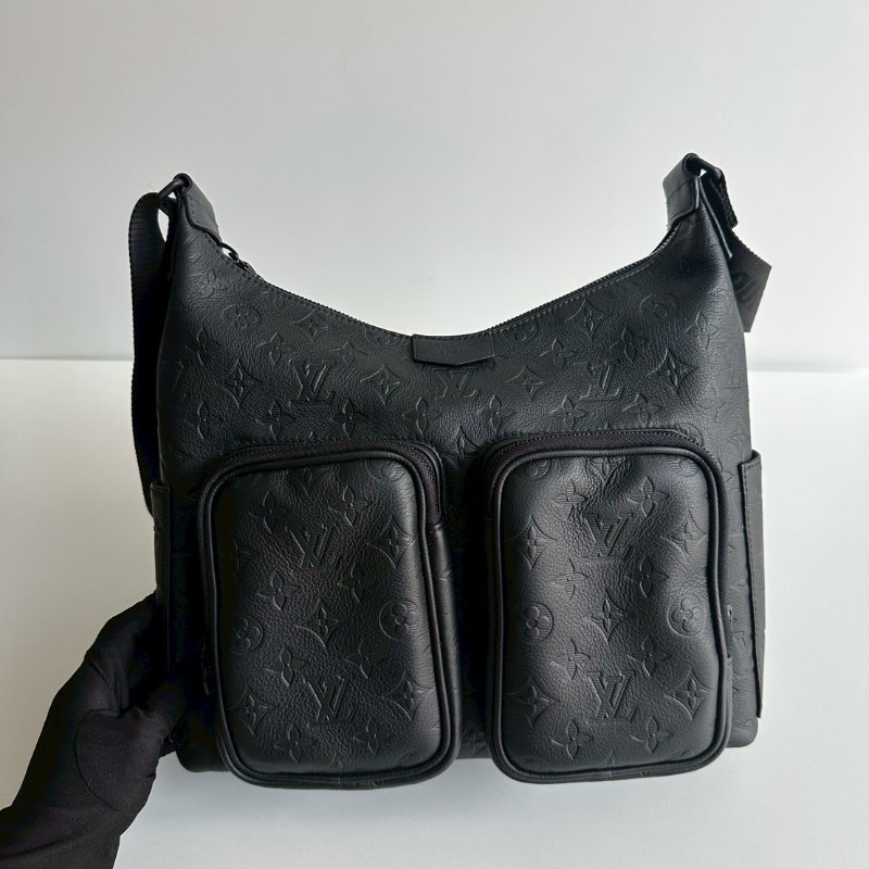 閒置新🖤 全配有購證🙌🏻 Louis Vuitton 路易威登 Hobo Cargo 黑壓紋老花-15