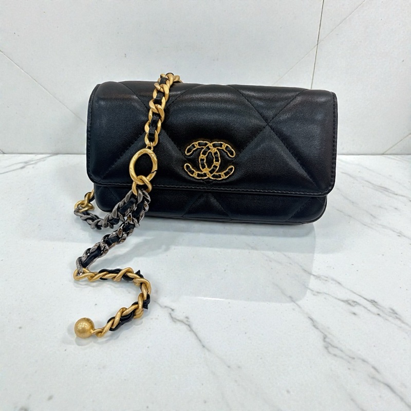 莉亞精品♡ Chanel AP3774 黑金19腰包 二手-0