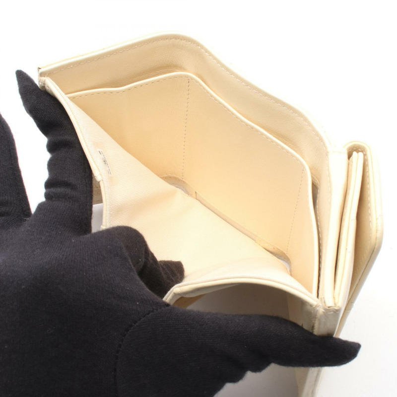 香奈兒 (CHANEL) Matelasse 三折錢包,米色皮革,金色五金,二手,女士 CC-6