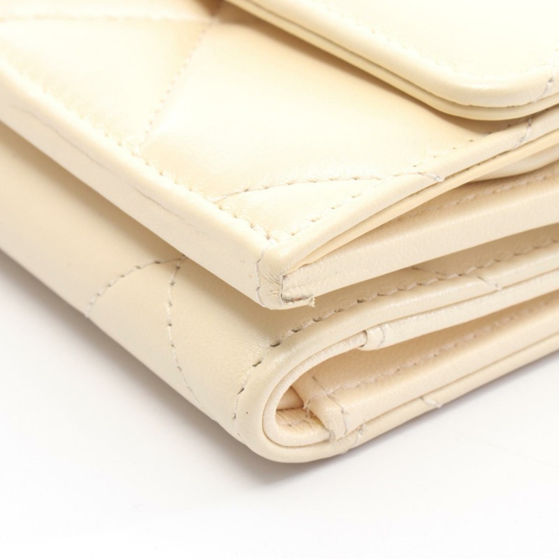 香奈兒 (CHANEL) Matelasse 三折錢包,米色皮革,金色五金,二手,女士 CC-7