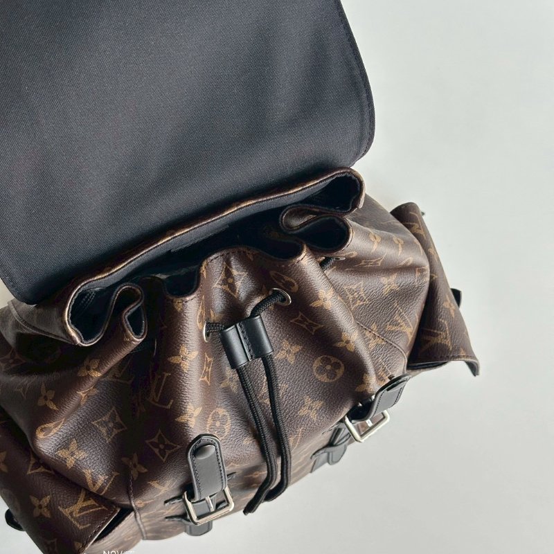 閒置新🎒 全配有購證🙌🏻 Louis Vuitton LV 路易威登 Christopher MM 後背包-3