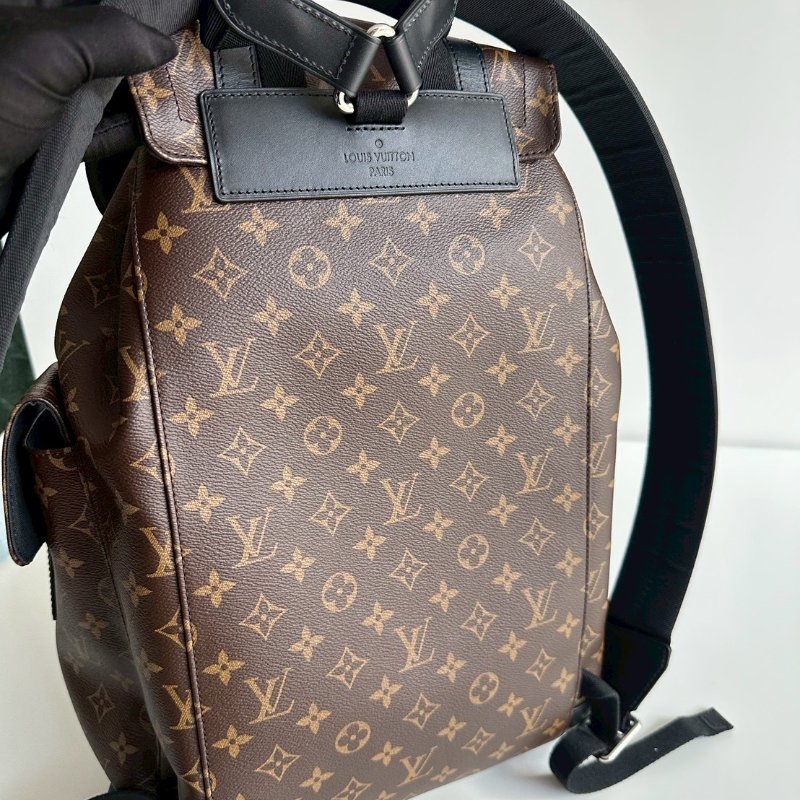 閒置新🎒 全配有購證🙌🏻 Louis Vuitton LV 路易威登 Christopher MM 後背包-14
