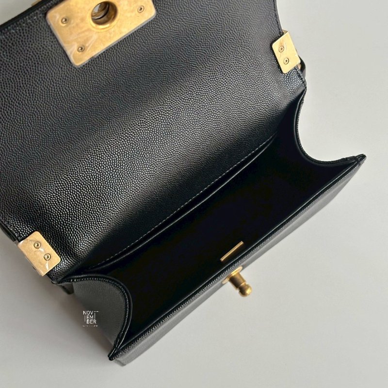 閒置新🖤 全配有購證🙌🏻 Chanel 香奈兒 Boy 20 黑金-5