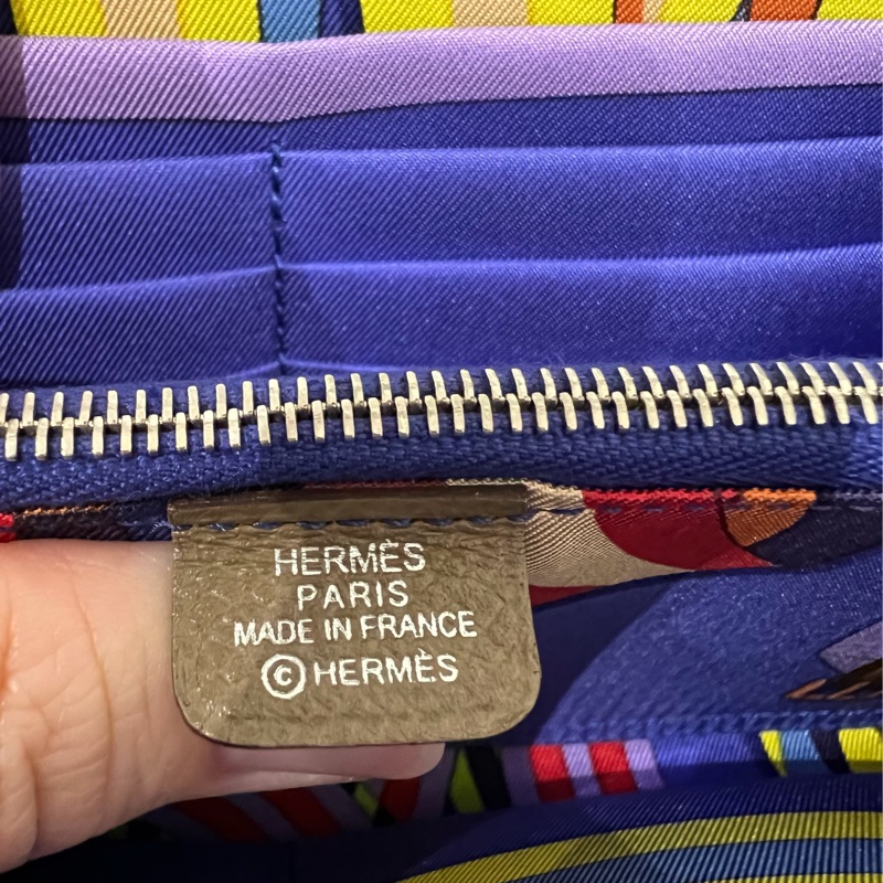 Hermès 愛馬仕 Azap Silk'In 絲巾長夾|經典大象灰 Étoupe|全新未使用|2017 A刻|Della Cavalleria 內裡-2
