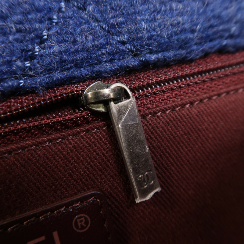 CHANEL 羊毛Chain Shoulder銀扣鏈帶肩背袋-17