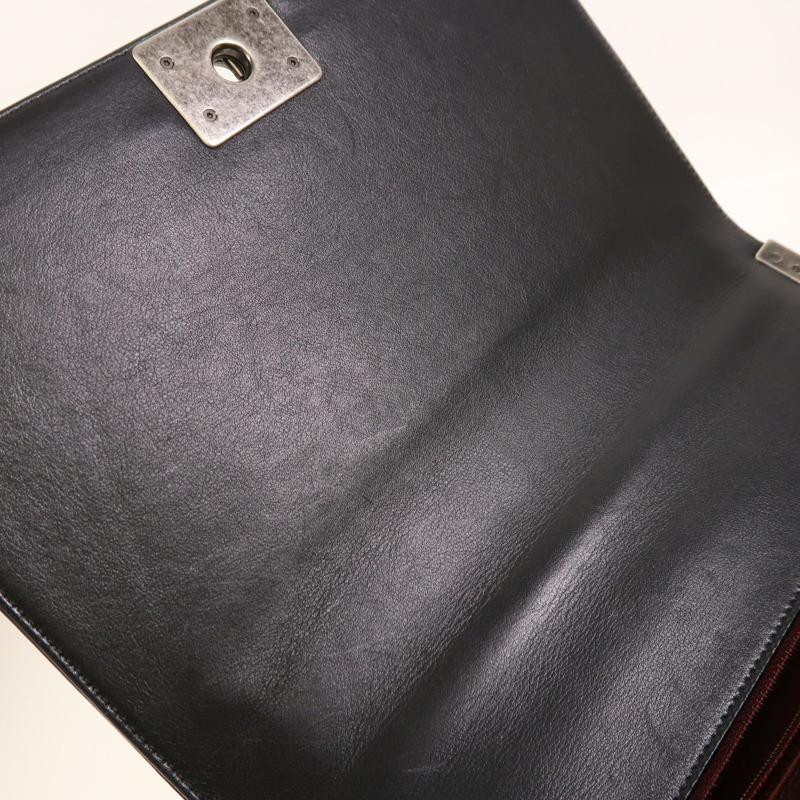 CHANEL 牛皮皮革Boy 28銀扣鏈帶肩背袋-20