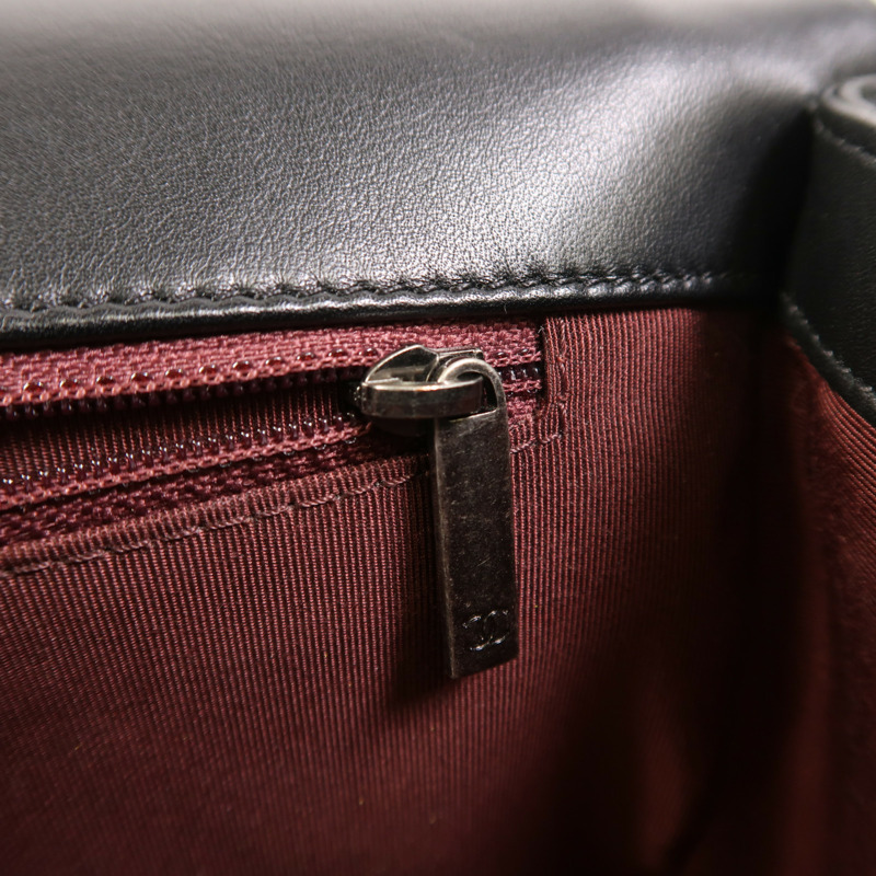 CHANEL 牛皮皮革Boy 28銀扣鏈帶肩背袋-21