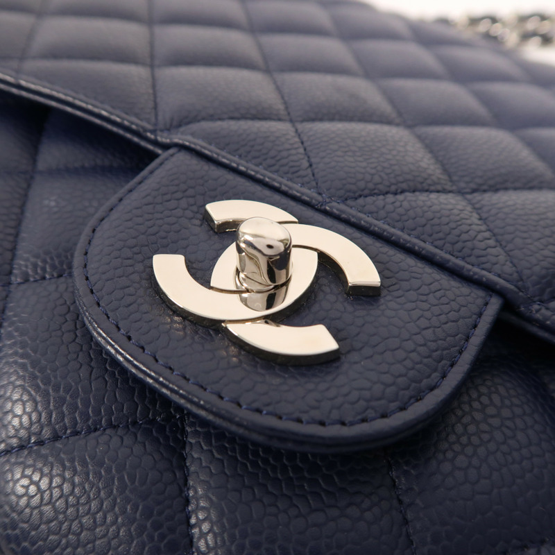 CHANEL 牛皮皮革Maxi Classic銀扣鏈帶肩背袋-10