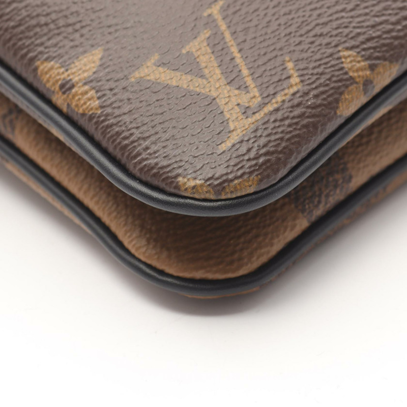 路易威登 Pochette 雙拉鍊肩背包 M69203 Monogram Giant Reverse-6
