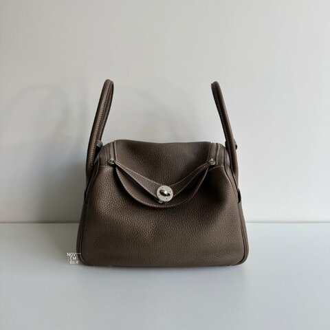 閒置新🫰🏻 Hermès 愛馬仕 Lindy 26 大象灰銀釦