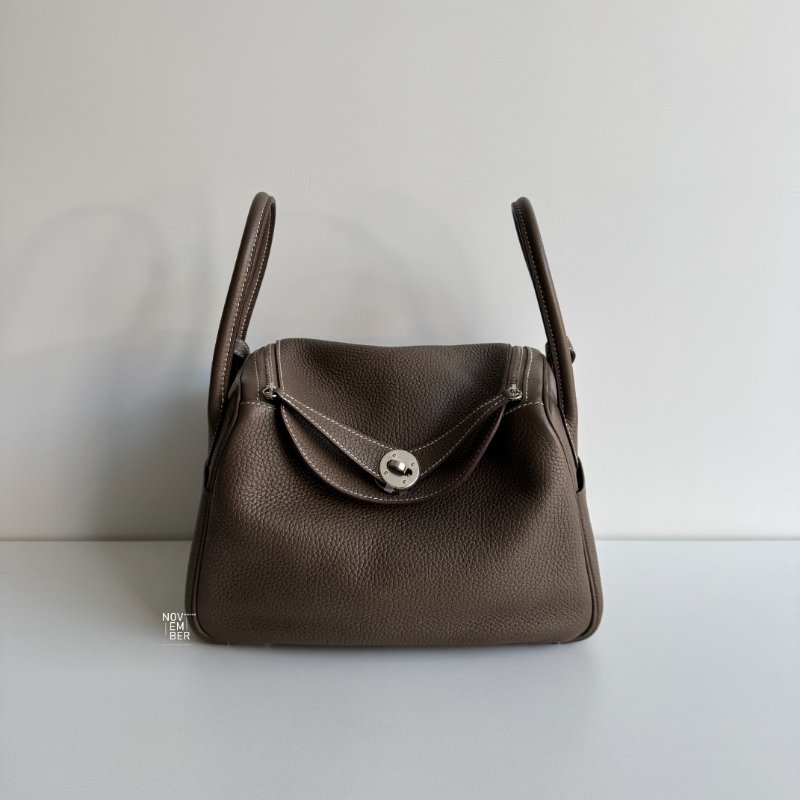 閒置新🫰🏻 Hermès 愛馬仕 Lindy 26 大象灰銀釦-0