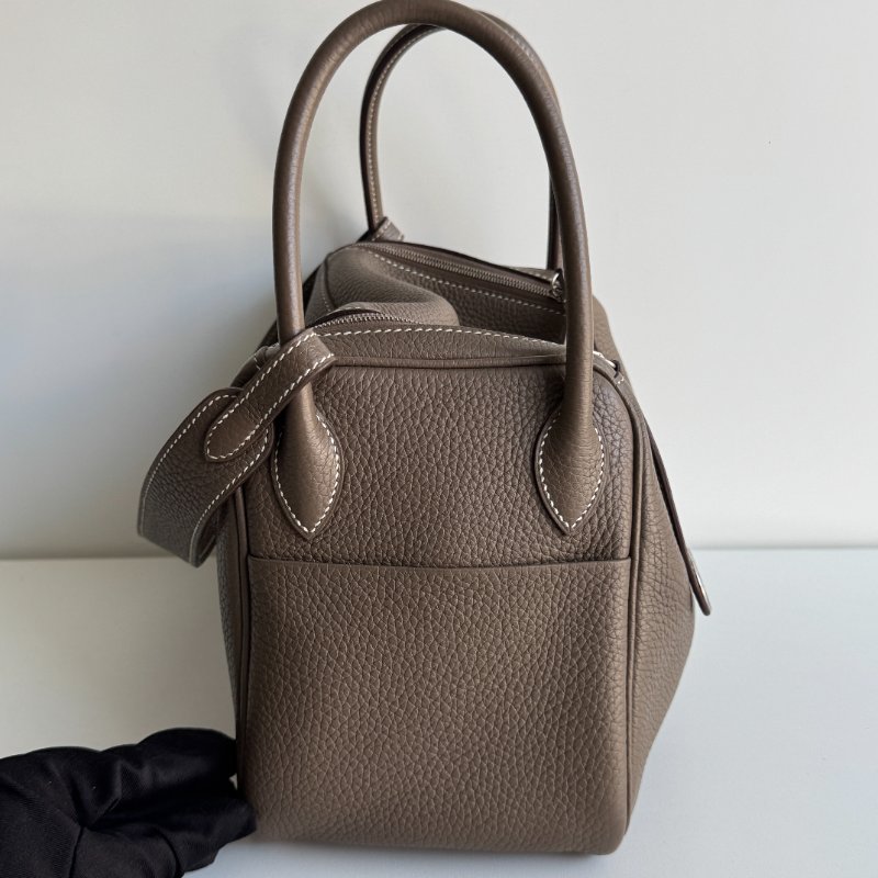 閒置新🫰🏻 Hermès 愛馬仕 Lindy 26 大象灰銀釦-6