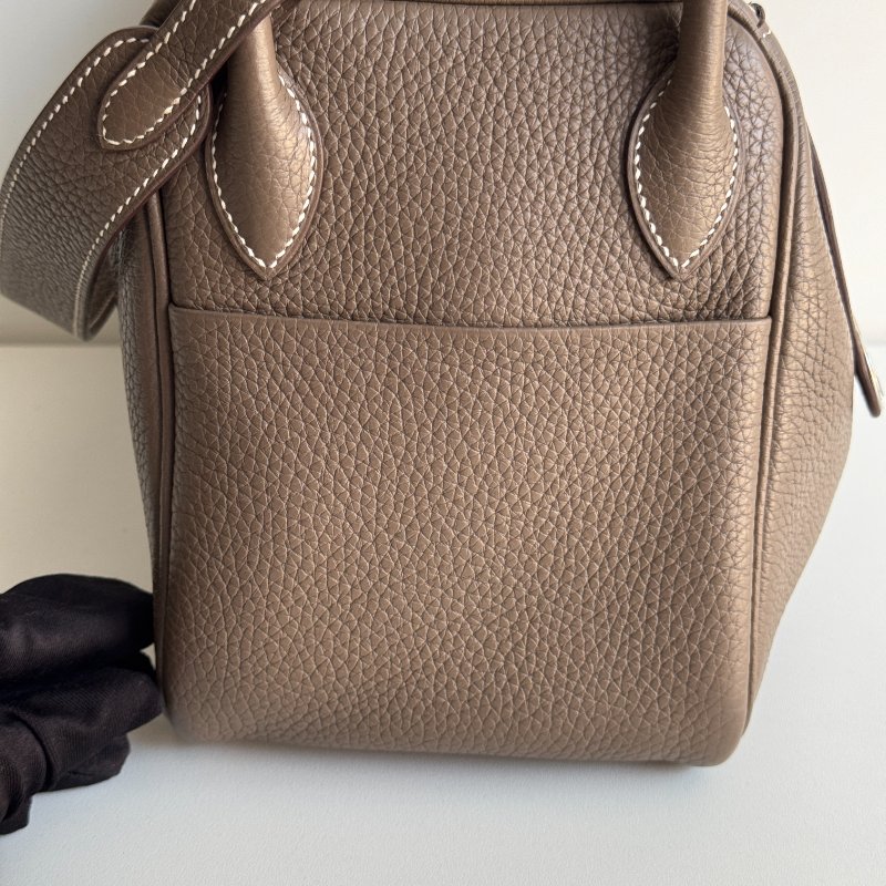 閒置新🫰🏻 Hermès 愛馬仕 Lindy 26 大象灰銀釦-8