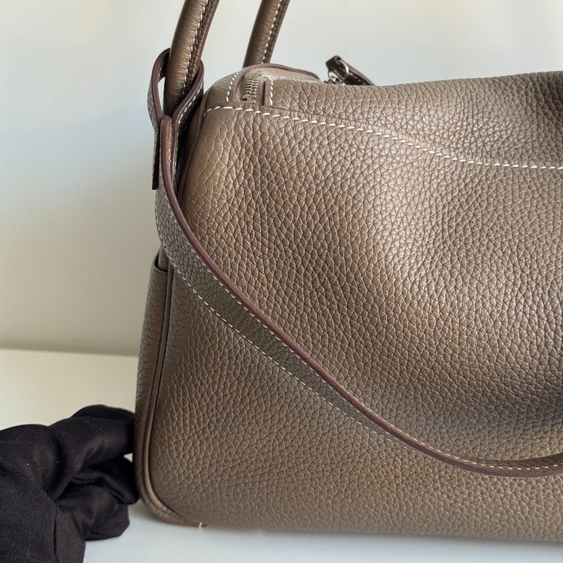 閒置新🫰🏻 Hermès 愛馬仕 Lindy 26 大象灰銀釦-10