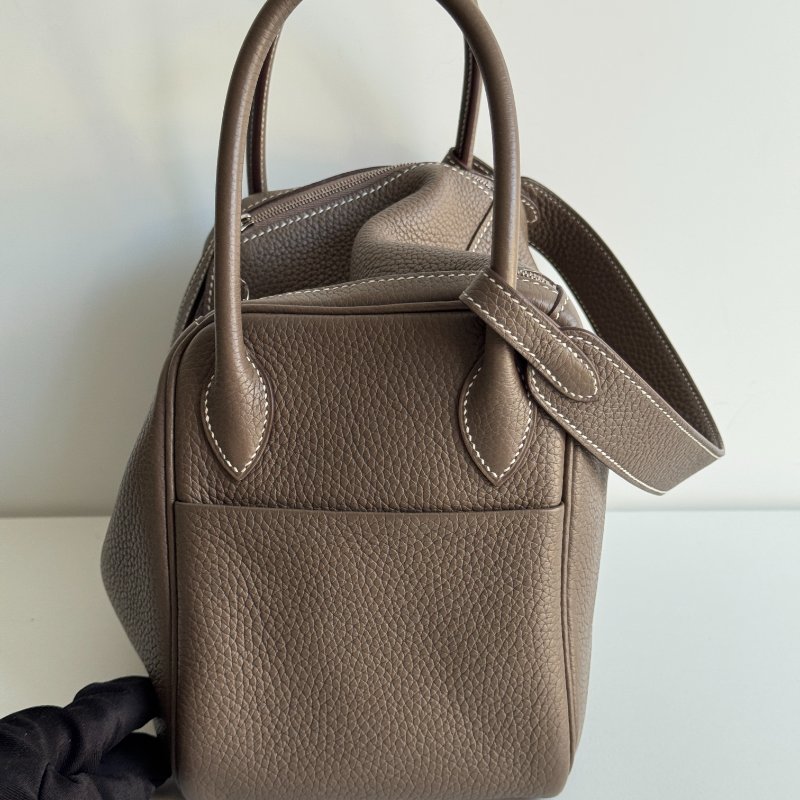 閒置新🫰🏻 Hermès 愛馬仕 Lindy 26 大象灰銀釦-14