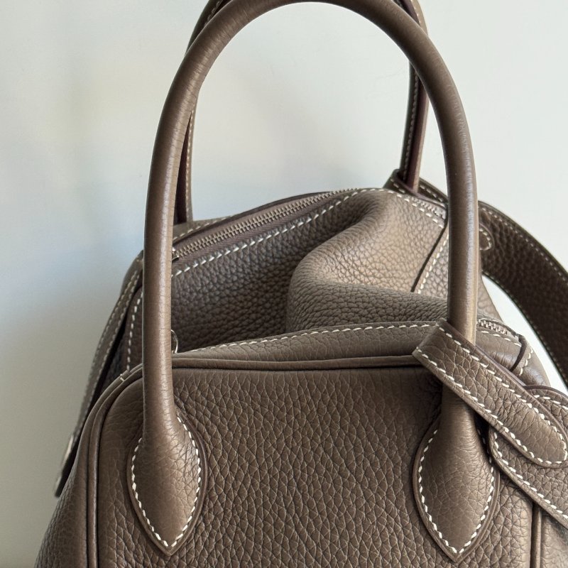 閒置新🫰🏻 Hermès 愛馬仕 Lindy 26 大象灰銀釦-15