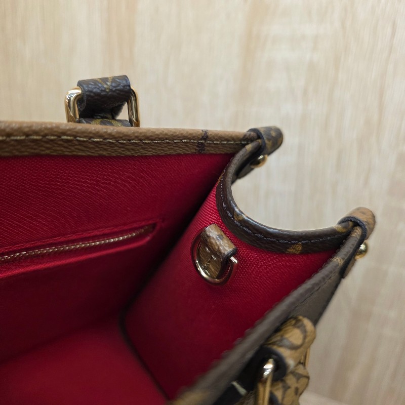 [夯款😍新年特輯好價🧧] LV 雙色老花金釦OnTheGo PM手提斜背拖特包-10