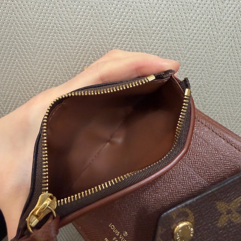 LV 原花內咖啡三折Victorine短夾M62472-15