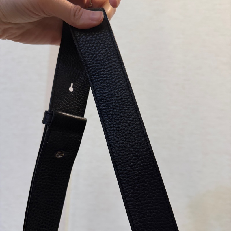 Dior 黑牛皮壓紋Saddle黑插釦斜背郵差包-17