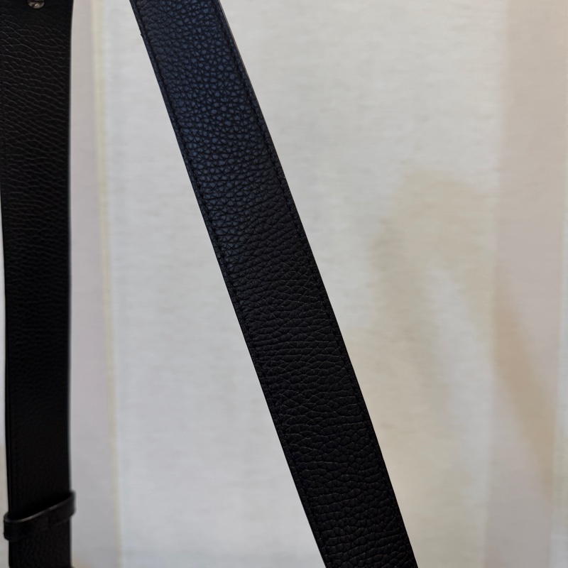 Dior 黑牛皮壓紋Saddle黑插釦斜背郵差包-18