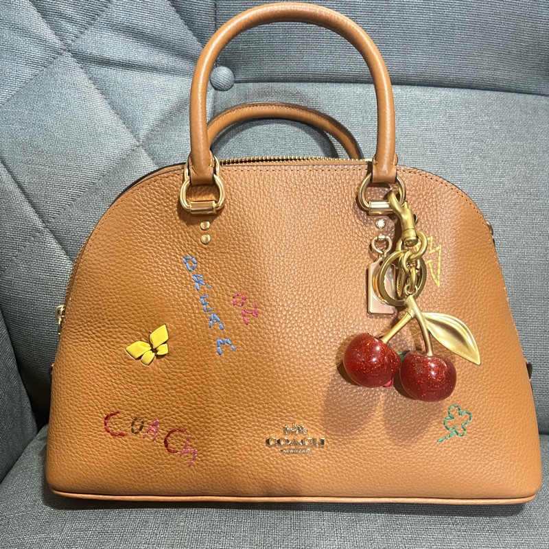 COACH 立體刺繡織布寬背帶兩用貝殼包(咖)-0