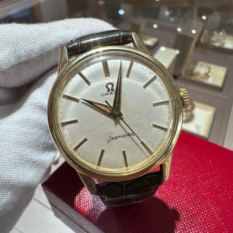 欧米茄海马系列手动机械手表