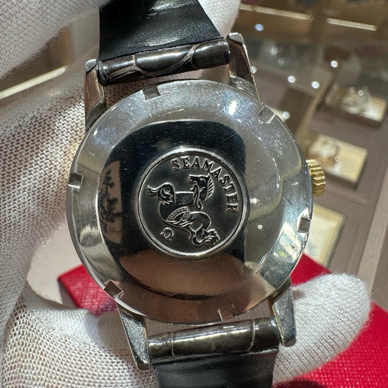 欧米茄海马系列手动机械手表-2