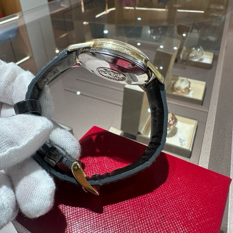 欧米茄海马系列手动机械手表-3