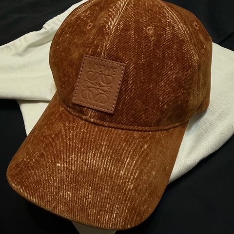 Loewe 絨皮 logo帽子 駝色