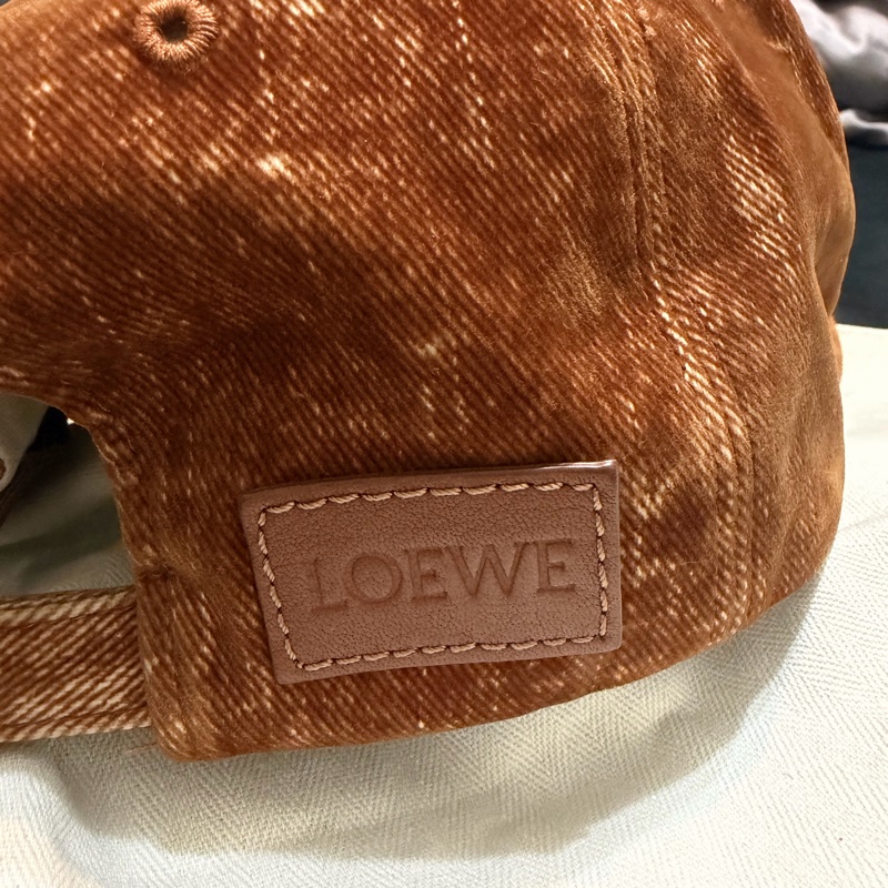 Loewe 絨皮 logo帽子 駝色-7