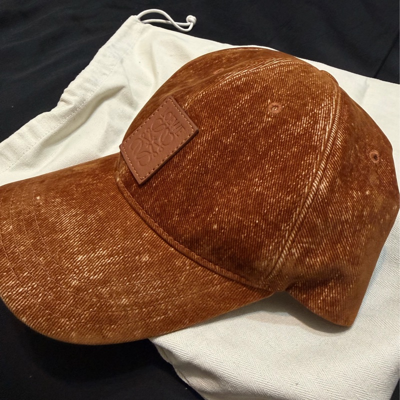Loewe 絨皮 logo帽子 駝色-9