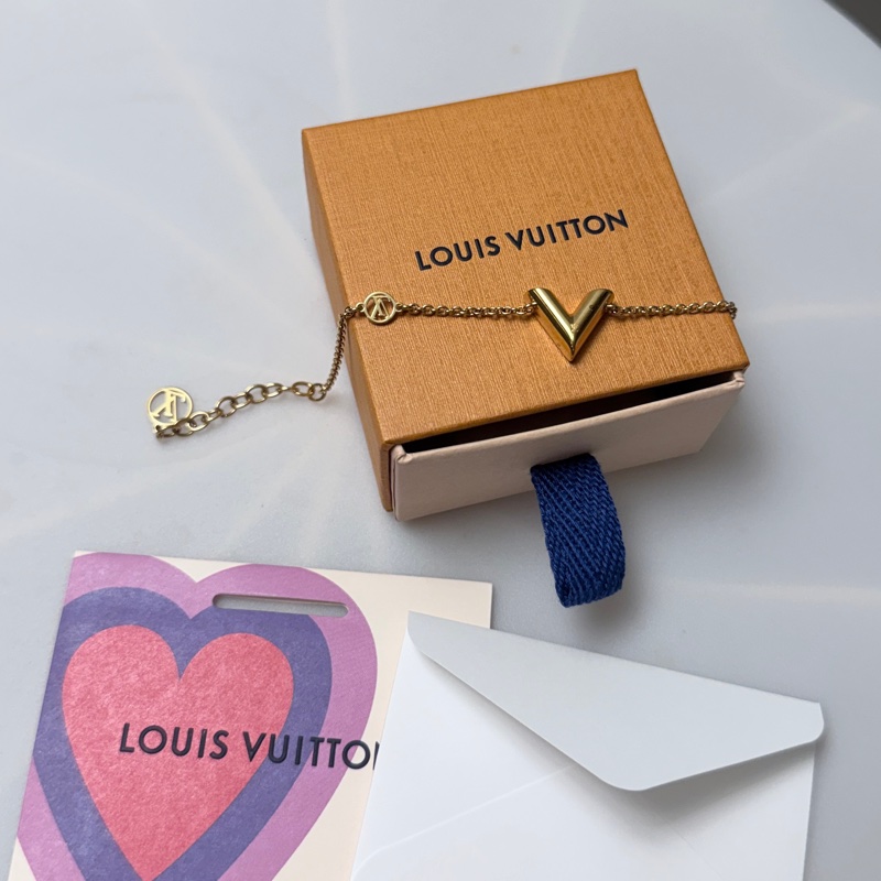 Louis Vuitton經典款手鏈Essential V 手鍊-1